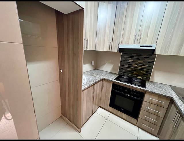 2 BEDROOM APARTMENT FOR SALE IN WATERVAL PARK